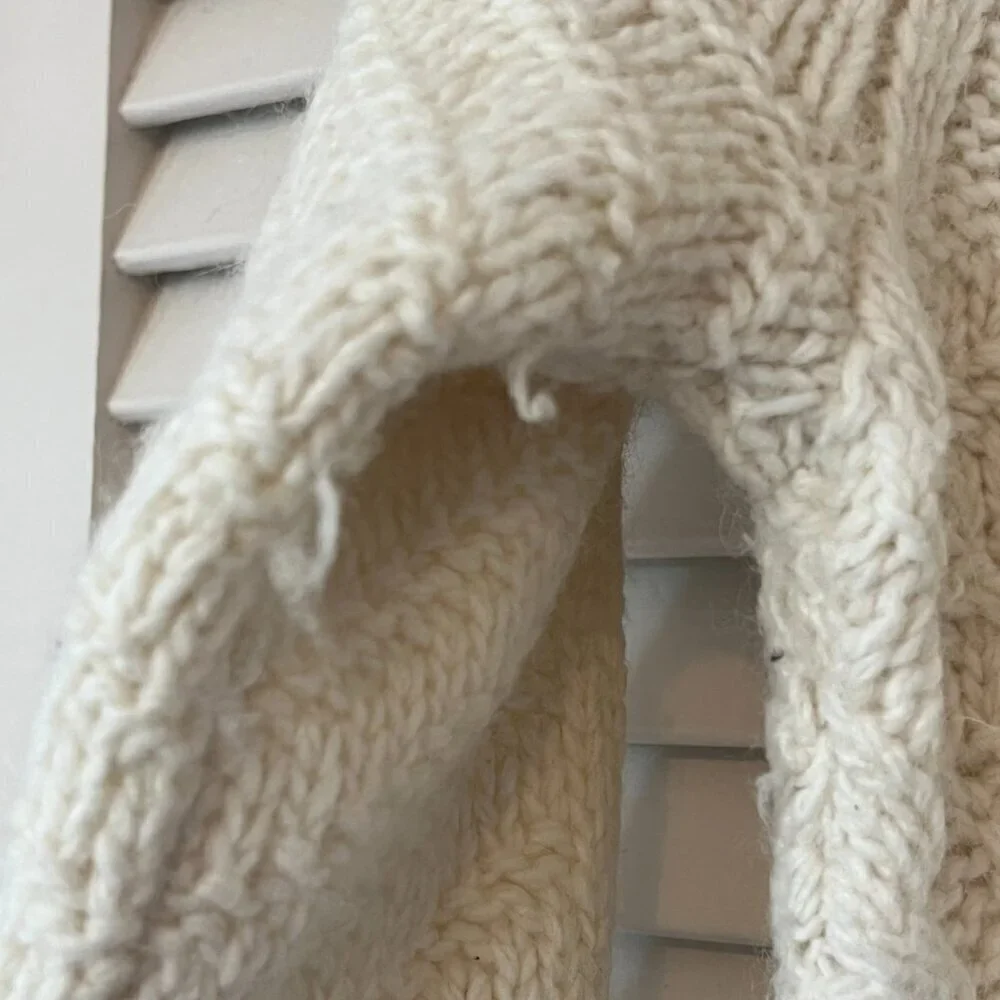 Banana Republic women's Fringe-Hem Cable-Knit Sweater cream small